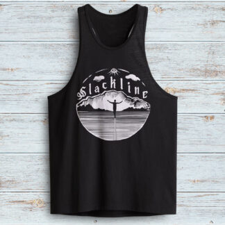 Czarna koszulka typu tank top z grafiką „Nature’s Line” przedstawiającą osobę na slackline w górskim krajobrazie.